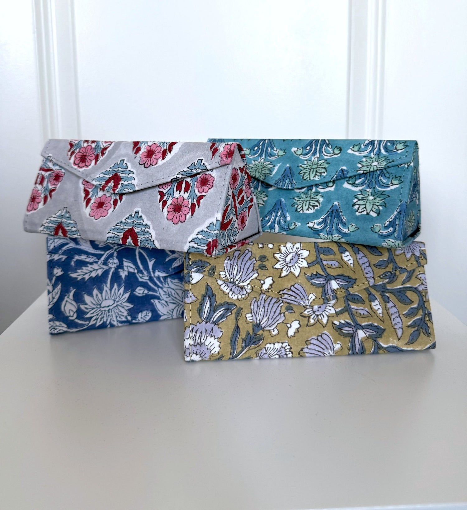 GLASSES CASE