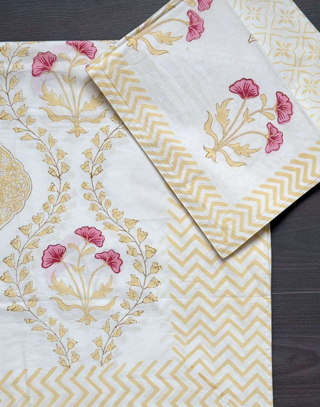 Flat Bed Sheet Set | King | Gold Embrace