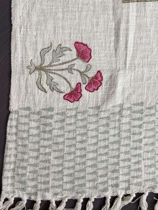 Throw | Pink Paisley